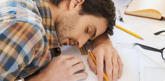 چرا در تابستان احساس خستگی میکنیم؟ سندرم خستگی مزمن