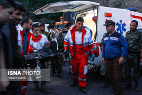 81 نفر از مصدومان حادثه معدن آزادشهر به مراکز درمانی منتقل شدند / 2 همسر باردار در بین خانواده 