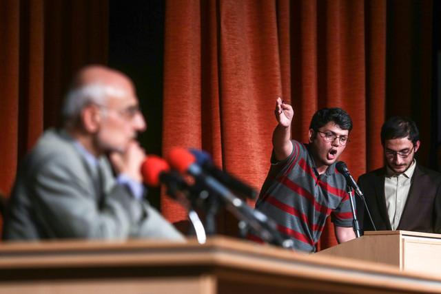  نمی‌آیم تا نقاب بهشتی‌ها و رجائی‌ها بر چهره زنم/ امیدم به شما دانشجویان است