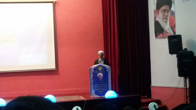 با وعده‌های بی اساس نمی‌توان مشکلات مردم را حل کرد