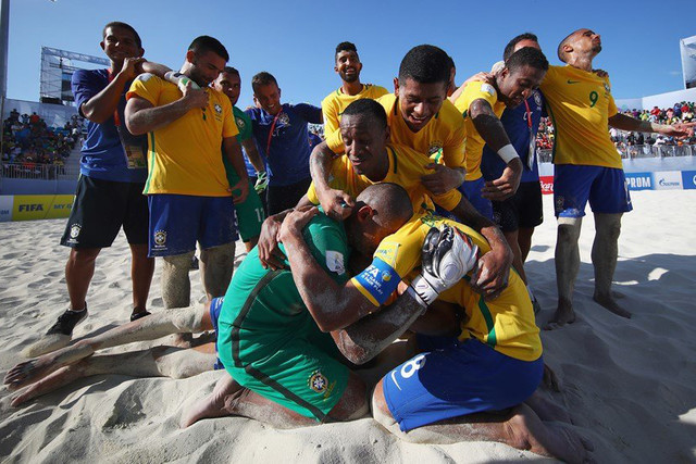 ویدئو / برزیل قهرمان جام جهانی فوتبال ساحلی شد