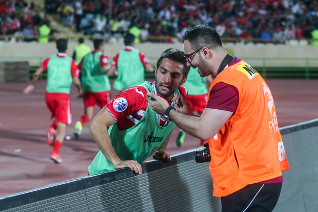 هیجان خبرنگاران در غیاب تماشاگران/ پنجعلی بالاخره آمد هیجان خبرنگاران در غیاب تماشاگران/ پنجعلی بالاخره آمد