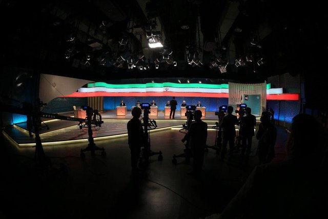 عکس آرشیوی است مردم مناظرههای انتخاباتی دوست دارند