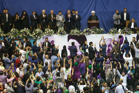 گردهمایی حامیان روحانی