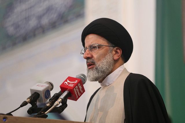 شهید رئیسی با وجود مقامات عالی، زندگی‌اش مثل یک کارمند ساده بود