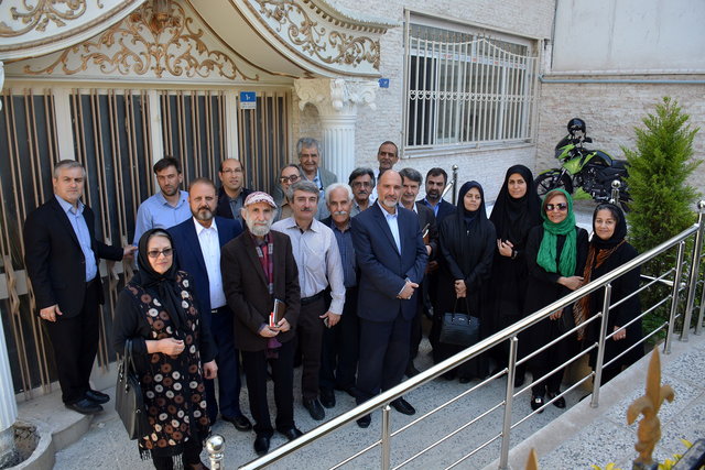 حضور معاون وزیر در موسسه هنرمندان پیشکسوت  حضور معاون وزیر در موسسه هنرمندان پیشکسوت