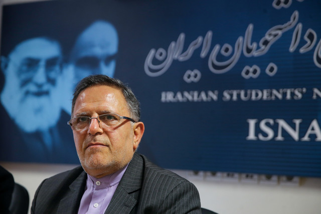 احتمال ادغام بانکهای مجاز/ سپردهگذاران نگران نباشند  احتمال ادغام بانکهای مجاز/ سپردهگذاران نگران نباشند