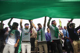 سخنرانی روحانی در جمع مردم اهواز