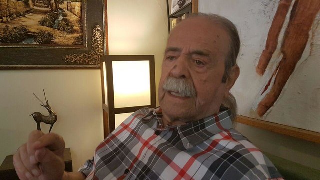 تقدیر از محمد علی کشاورز در جشن «حافظ» تقدیر از محمد علی کشاورز در جشن «حافظ»