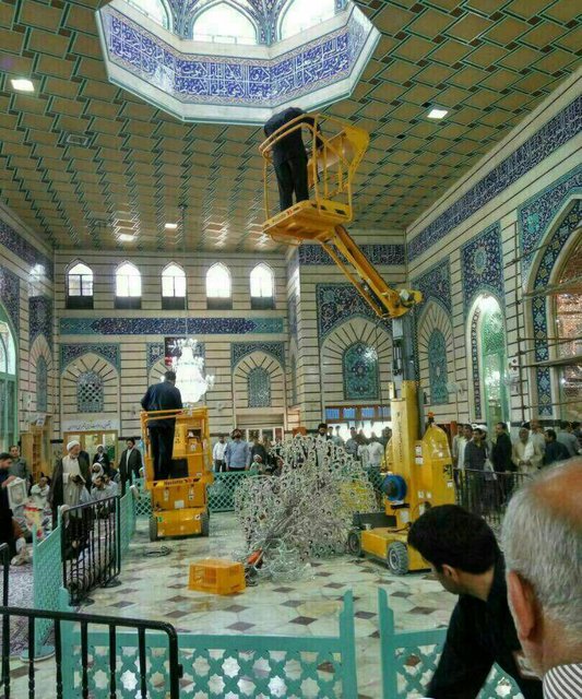 سقوط چلچراغ حرم حضرت معصومه(س) 