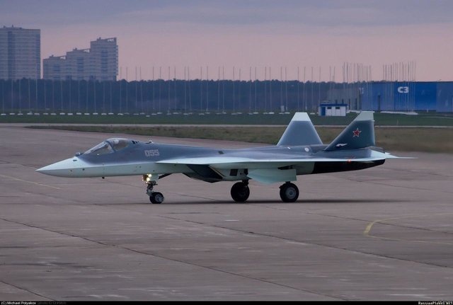 روسیه نسل جدید جنگنده‌های سوخوی ت ۵۰ را به خدمت می‌گیرد