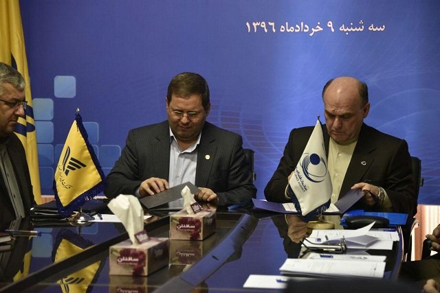 توسعه همکاری‌های سازمان فضایی با شرکت ملی پست