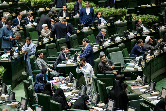 نمایندگان به اعتبار رسانهها رحم کنند نمایندگان به اعتبار رسانهها رحم کنند