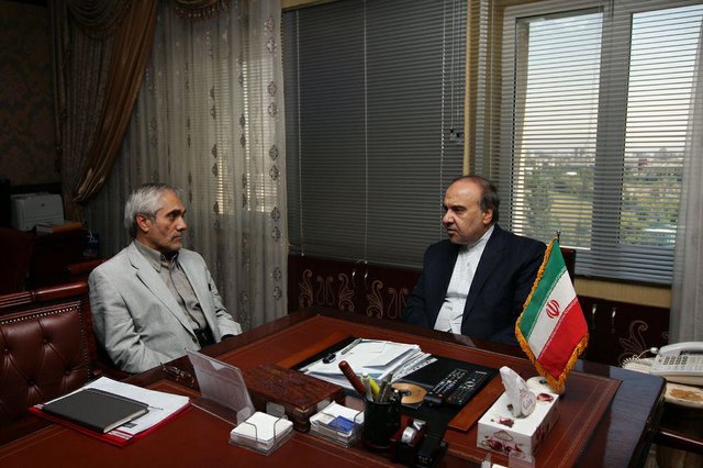 استعفا یا تاکتیک رسانهای/ بازی نخنما شدهی آقای طاهری! استعفا یا تاکتیک رسانهای/ بازی نخنما شدهی آقای طاهری!