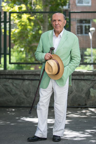 جواد مجابی شاعر، نویسنده، منتقد هنری و روزنامهنگار