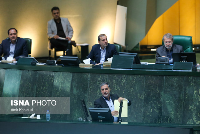 نقویحسینی: از دولت چیزی جز انجام تکالیف قانونی در بودجه بنیه دفاعی انتظار نداریم نقویحسینی: از دولت چیزی جز انجام تکالیف قانونی در بودجه بنیه دفاعی انتظار نداریم