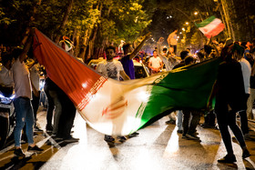 شادی مردم پس از صعود تیم ملی فوتبال به جام جهانی-تهران