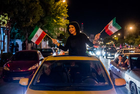 [شادی مردم پس از صعود تیم ملی فوتبال به جام جهانی - مشهد
