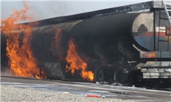 عکس آرشیوی و تزئینی است. انتقال ۵ مصدوم حریق تونل "تنگه زاغ" به بیمارستانهای بندرعباس و حاجیآباد