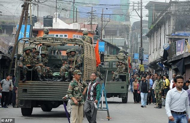 تصویر تزئینی است تظاهرات در هند در اعتراض به مرگ پدر و پسری در بازداشت پلیس