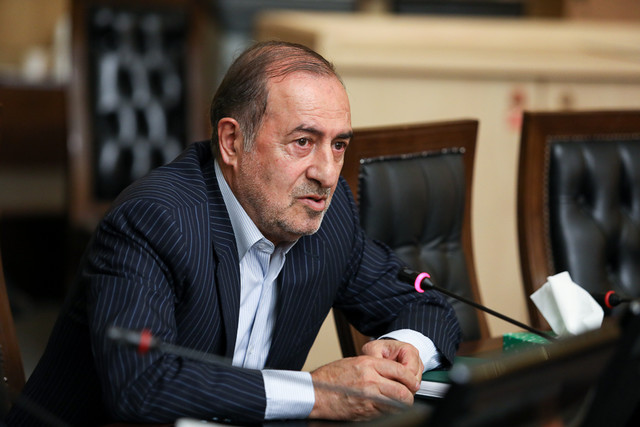 انتخاب سرپرست موقت از میان کارکنان شهرداری/ نجفی سوگندنامه را پذیرفته است مرتضی الویری