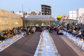 توزیع افطاری ساده در میدان‌های پرتردد تهران/برنامه شهرداری برای تحکیم بنیان خانواده