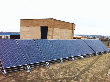 واگذاری مشاوره طرح نیروگاه‌های خورشیدی کمیته امداد به جهاددانشگاهی یزد