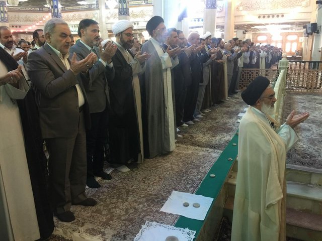 نماز عید فطر در حرم حضرت معصومه(س) اقامه شد