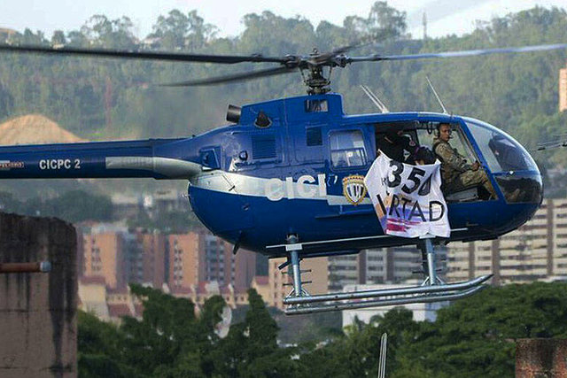 ویدئو / حمله یک فروند بالگرد به دادگاه عالی ونزوئلا