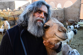 مازیار آلداوود یکی از اهالی روستای گرمه است که به کشاورزی و پرورش دام اشتغال دارد.