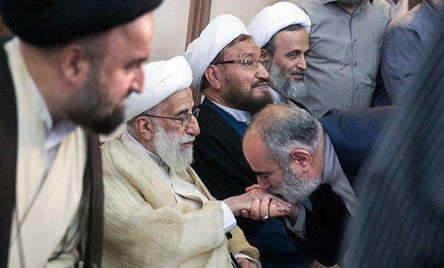 توضیحات آشنا درباره یک عکس