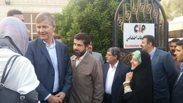 ابتکار وارد اهواز شد