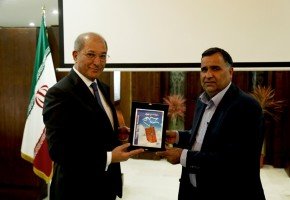 دیدار مدیرکل سازمان منع سلاح‌های شیمیایی با جانبازان در موزه صلح