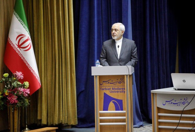 ظریف: برخی قدرت‌های منطقه برای کسب مشروعیت و امنیت نگاه به خارج دارند