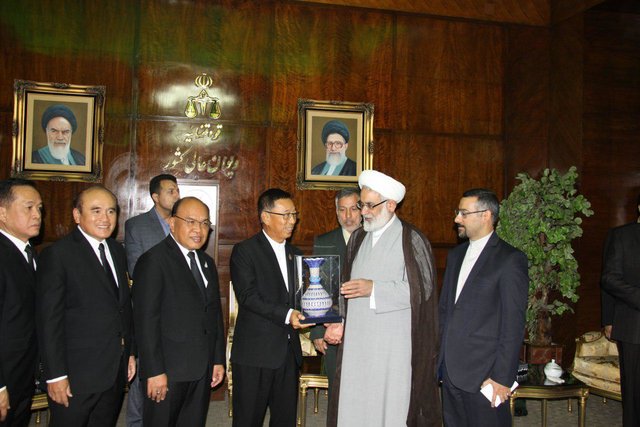 وضعیت زندانیان ایرانی در تایلند را بررسی و پیگیری کنید