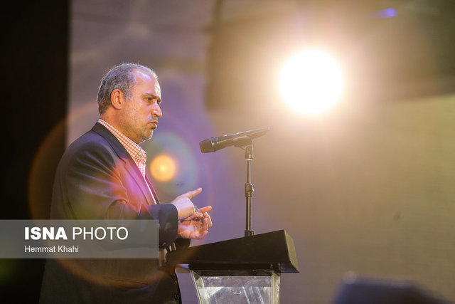 وزیر ورزش به دنبال راه‌حل سریع برای واگذاری پرسپولیس و استقلال