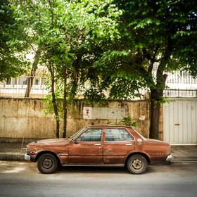 تهران - خیابان یوسف‌آباد - سال ۱۳۹۲ 
تویوتا کرونا مدل ۱۹۷۳ خودروی ساخت کشور ژاپن