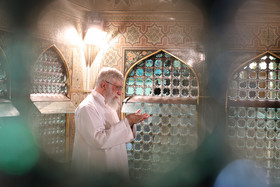 غبارروبی مضجع مطهر حضرت امام رضا (علیه‌السلام) با حضور مقام معظم رهبری