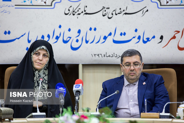 ضیایی تاکید کرد: نقش محوری بانوان در ماموریت‌های هلال احمر 