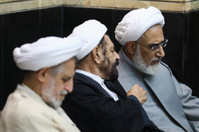منتجب نیا در مراسم ختم مادر علی اکبر محتشمی پور