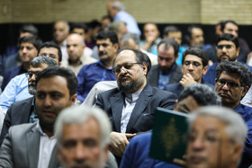 محمد شریعتمداری معاون اجرایی رییس جمهور در مراسم ختم مادر علی اکبر محتشمی پور