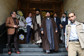 سید حسن خمینی در مراسم ختم مادر علی اکبر محتشمی پور