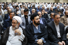 سید علی خمینی در مراسم ختم مادر علی اکبر محتشمی پور
