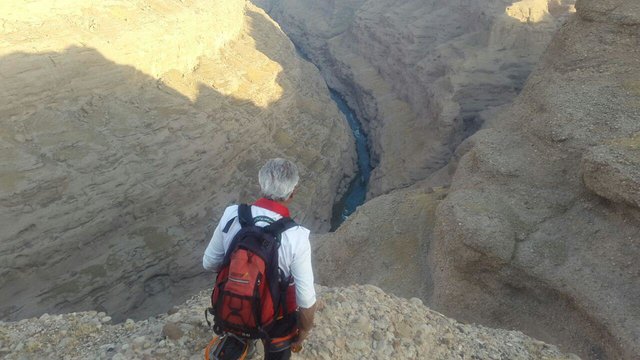 خانواده یکی از مفقودان دز، جسد کشف شده را شناسایی کردند 