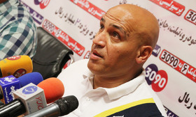 منصوریان: وزیر ورزش با دستور ویژه ما را از مخمصه نجات دهد