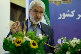 حشمتی: برای فائق آمدن بر مشکلات پیش روی باید با مردم مدارا کرد