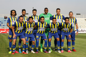 دیدار فوتبال بین تیم‌های گسترش فولاد و سپید رود رشت 