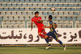 دیدار فوتبال بین تیم‌های گسترش فولاد و سپید رود رشت 