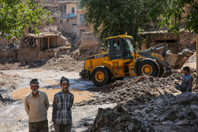 گرفتار شدن ۱۰ خودرو در سیلاب باغملک / اسکان اضطراری ۸۰ نفر