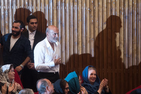 تقدیر از جمشید هاشم‌پور در یازدهمین جشن منتقدان و نویسندگان سینمای ایران  